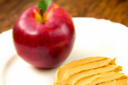 Crunchy Delight: The Perfect Pairing of Apple Slices & Peanut Butter